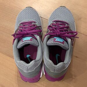 Nike Women's Gray and Magenta Sneakers